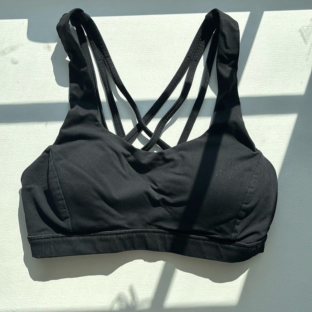 Black lululemon sports bra size 0